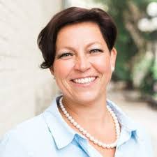 Liz Kovach's Instagram, Twitter & Facebook