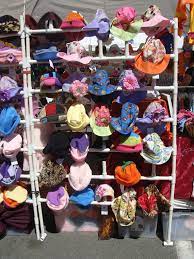 Great Way To Display Hats A Craft Fairs Craft Fairs Booth Craft Display Craft Booth Displays