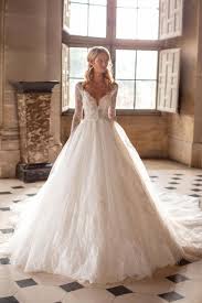 Das kleid ist mit schönen spitzenbesatz verziert. So Lagert Ihr Euer Hochzeitskleid Richtig Kleider Hochzeit Atemberaubende Hochzeitskleider Brautkleid Prinzessin