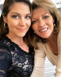 Amy Golladay's Instagram, Twitter & Facebook