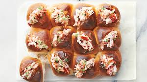 Brush the inside of the hotdog buns with the remaining 2 tablespoons mayonnaise. Easy Hummer Rolls