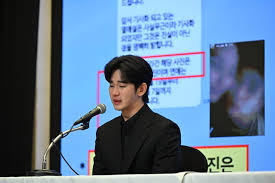 Kim Soo-hyun KHÔNG bị khởi tố vụ cáo buộc hẹn hò với Kim Sae-ron khi cô  chưa thành niên
