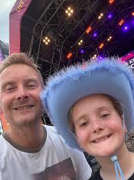 SZA's First-Ever Jersey Stadium Show 🎤✨ Tonight, SZA hits the stage at  MetLife for her first Jersey stadium performance. From Columbia High with  alumni like Angela Yee, AJ from 106 & Park,