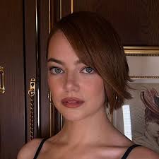 Jerry Hall Ditches Her Signature Blonde and Embraces the Hair Color of the  Moment