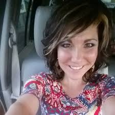 Nicole Laumann's Instagram, Twitter & Facebook