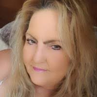 Donna Spurgeon's Instagram, Twitter & Facebook