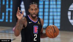 Kawhi leonard, who leads the nba in three point percentage (shooting an astounding 48.2% from deep), has hands the size of a giant. Kawhi Leonard Cracks Straight Faced Fungi Joke Leaving Fans Rofl Watch