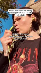 Why no management is better than the WRONG management #musician  #musicindustry #independentartist #artistsoftiktok #band #musiciansoftiktok