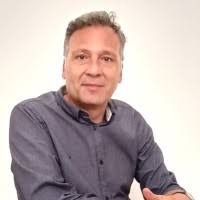 100+ perfiles de «Pedro Luna»