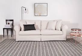 Landhaus Trifft Auf Elegant Sofa Park Slope Von Von Wilmowsky In 2020 Landhaus Sofa Sofa Design Sofa