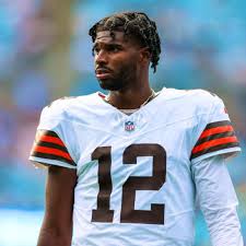 Browns QB Shedeur Sanders suffered an oblique injury while throwing during  the early portion of practice today, and was held out for the rest of the  session.