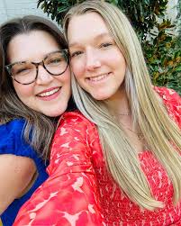 Danielle Roach (@danielle.roach) • Instagram photos and videos