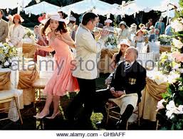 Anne hathaway, julie andrews, hector elizondo and others. Princess Diaries 2 Royal Engagement Usa 2004 Garry Marshall Szene Mit Anne Hathaway Mia Thermopolis Regie Garry Marshall Aka Plotzlich Prinzessin 2 Die Konigliche Hochzeit Stockfotografie Alamy