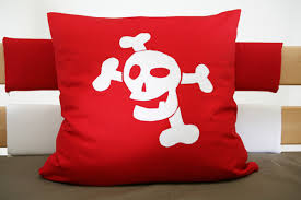 Ausgestattet mit steuerrad und bullaugen bietet das piratenbett in jedem aufbau das ideale gefährt für kleine piraten und piratenbräute. Piratenbett In Neuem Design De Breuyn Mobel Gmbh Pressemitteilung Lifepr