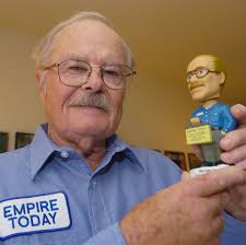 Lynn Hauldren was born #onthisday in 1922. Best known to many as the  “Empire Carpet Man” Lynn was actually an advertising copywriter who worked 