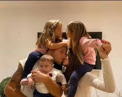 Иммобиле чиро / ciro immobile. Ciro Immobile E Jessica Melena Quarantena Coi Tre Figli Foto Private Gossip