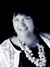 Kelly Risner's Instagram, Twitter & Facebook