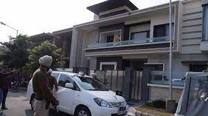 Navjot singh sidhu's cricket had a schizophrenic touch to it. Cafe Owner Carjacked At Gunpoint Near Sidhu S Residence In Amritsar Hindustan Times