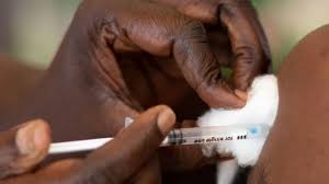 Au rythme actuel (moyenne des 15 derniers jours), l'objectif de vacciner l'ensemble de la population adulte serait atteint le. Covid Quels Sont Les Effets Secondaires Les Plus Courants Des Vaccins Et Pourquoi Est Il Normal D En Avoir Bbc News Afrique