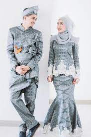Gaya gabungan songket moden seperti peplum, dress dan mermaid juga sangat trendy untuk style baju pengantin ini. Beautiful Wedding Dresses Around The World Weddings Tlc Com Traditional Wedding Dresses Muslim Wedding Dresses Gothic Wedding Dress
