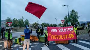 DIRECT. Mobilisation du 17 octobre : des groupes dispersés à Lyon et des barricades enflammées à Rennes — franceinfo