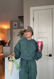 GRWM to hit upper body! @Alo Yoga #gymtok #gymgirltiktok #grwm #selflove  #selfcareroutine