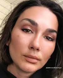 Lisa Edinger's Instagram, Twitter & Facebook