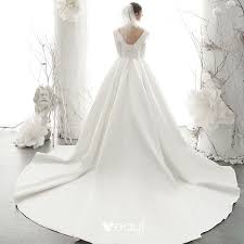 Schmeichelhaft betont der obere teil des kleides die figur bis zur taille, der rock ist ausgestellt und wird nach unten immer breiter. Schlicht Ivory Creme Satin Brautkleider Hochzeitskleider 2020 A Linie Eckiger Ausschnitt Perlenstickerei Perle 1 2 Armel