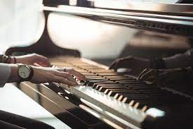 Ada banyak jenis alat musik melodis yang dapat kita temukan saat ini, mulai yang sifatnya tradisional maupun yang modern. 10 Alat Musik Melodis Halaman All Kompas Com