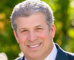 Michael Pia's Instagram, Twitter & Facebook