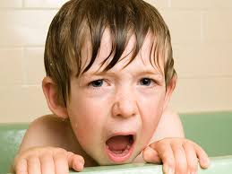 Can baby take a bath with fever. Should I Give My Child A Sponge Bath Or A Drawn Bath To Lower Her Fever Ages 5 To 8 Babycenter