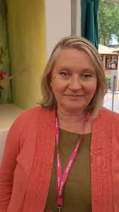 In the first of our RHS Chelsea videos we meet @Amanda Randell of Flowers  et al who took Gold and Best in Show for her stunning interpretation of  Hotel Endsleigh ... and with all the Latin names as ...