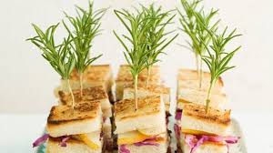 Tramezzini Happchen Mit Steak Birne Und Rosmarin Tramezzini Happchen Tramezzini Rezepte