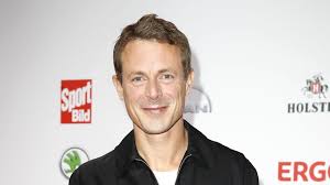 Dies bedeutet für ihn auch den abschied von der sportschau nach zehn jahren. Matthias Opdenhovel Seine Frau