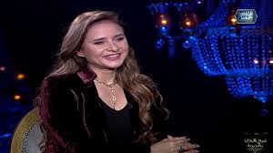 عقب أعلان محمد رمضان أمس تحفظ الدولة على أمواله من خلال ظهوره في فيديو على صفحته بموقع التواصل الاجتماعي أنستجرام وبعد تعليقات الفنانين والجمهور على أزمته الجديدة، حرص رمضان على الظهور اليوم من خلال فيديو جديد. Ù†ÙŠÙ„Ù„ÙŠ ÙƒØ±ÙŠÙ… ØªØ¹Ù„Ù† Ù„Ø£ÙˆÙ„ Ù…Ø±Ø© Ø§Ù„Ø£Ø³Ø¨Ø§Ø¨ Ø§Ù„Ø­Ù‚ÙŠÙ‚ÙŠØ© Ù„Ø§Ù†ÙØµØ§Ù„Ù‡Ø§ Ø¹Ù† Ø²ÙˆØ¬Ù‡Ø§ Ø¨Ø¹Ø¯ Ø²ÙˆØ§Ø¬ Ø§Ø³ØªÙ…Ø± 11 Ø¹Ø§Ù… Youtube