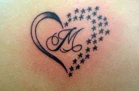 Tatuaggi Lettere M Con Cuore Stilizzato Tatuaggio Iniziale Tatuaggi Scrittura Tatuaggi