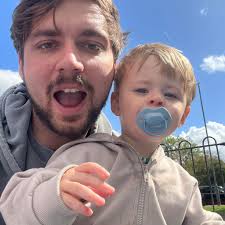 The United States has launched the world's first nuclear-powered hydrogen  production reactor, built by NuScale Power. This advanced modular reactor  is capable of generating 200 tons of clean hydrogen per day, enough