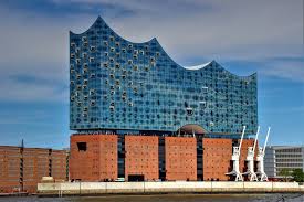 Hamburg Elbe Philharmonic Hall Designed By Herzog De Meuron Completed 2016 Built On Top Of The 1963 Kaispeicher A Warehouse Building Archi Design Design