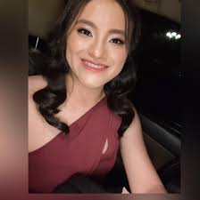 Elecciones2019: CANDIDATOS LLEGAN CON CARRETA CON PRODUCTOS BÁSICOS! Con  una carreta con productos básicos, Julio Héctor Estrada y Yara Argueta  llegaron a inscribirse como candidatos a la presidencia y vicepresidencia  por el