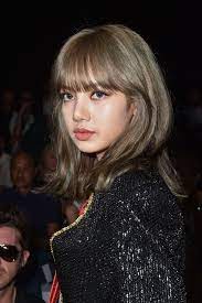 Photo Video Blackpink Lisa At Celine Men S Paris Fashion Week Rambut Pendek Gaya Rambut Produk Kecantikan