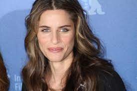 Amanda peet at a photocall for the broadway revival of neil simon's barefoot in the park in n.y. Amanda Peet Infos Und Filme