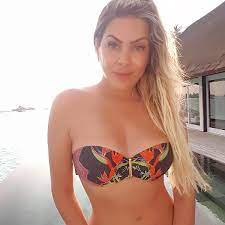 Adicionar aos favoritos copyright © 2019 renata fan. Renata Fan Posta 1Âª E Ultima Foto De Biquini E Pede Perdao Ao Namorado 19 01 2018 Uol Tv E Famosos