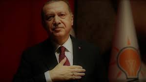 Aslen rizeli olan recep tayyip erdoğan, 26 şubat 1954 yılında annesi tenzile hanım ve babası ahmet bey'in oğlu olarak i̇stanbul'da dünyaya geldi. Recep Tayyip Erdogan Kimdir Kac Yasinda Aslen Nereli Hayat Hikayesi Kiyafet Kombinleri