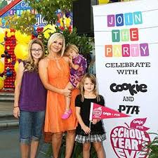 Luca bella facinelli is one of those kids who gained popularity by following her mother's footsteps, jennie garth. Luca Bella Facinelli Bellafacinelli Twitter