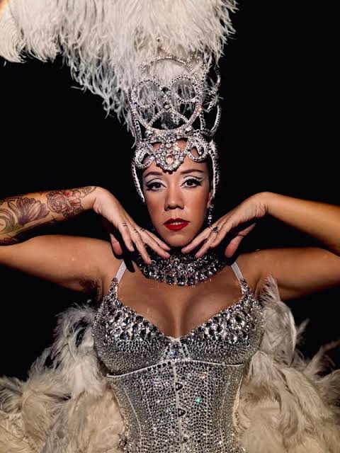 Sapphic Sensation': A Q&A with NWA-based burlesque artist Raven Rose -  Arkansas Times