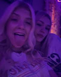 Worry less Smile more :)🚮📸