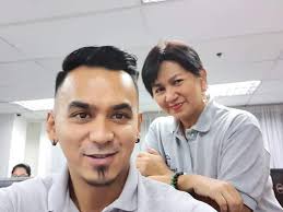 Staying Connected With Former High School Classmates -