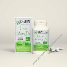 Free Psd Medical Bottle Label Mockups Branding Download Downloadpsd Freemockups Bottlemockup Free Logo Mockup Mockup Free Psd Logo Design Mockup