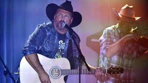 The garth brooks world tour is a concert tour by american singer garth brooks with trisha yearwood.beginning on september 4, 2014, in rosemont, illinois, the tour is brooks' first in thirteen years after coming out of retirement.it launched in support of his 2014 album, man against machine, continuing through the release of his 2016 album, gunslinger. More Tickets Available Saturday For Virtual Garth Brooks Concert At Local Drive In Theaters