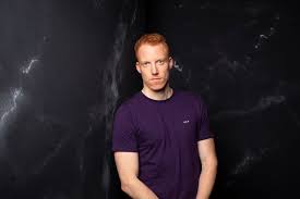 Tweede show van cabaretier rené van meurs met enorm veel grappen, knappe improvisaties en dat alles in 'n moordend tempo. Rene Van Meurs De Eerste Rij Kan Gerust Zijn Ik Ben Niet Gevaarlijk Show Ad Nl